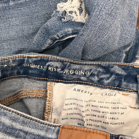 American Eagle Highest Rise Distressed Jegging - Picture 5 of 7